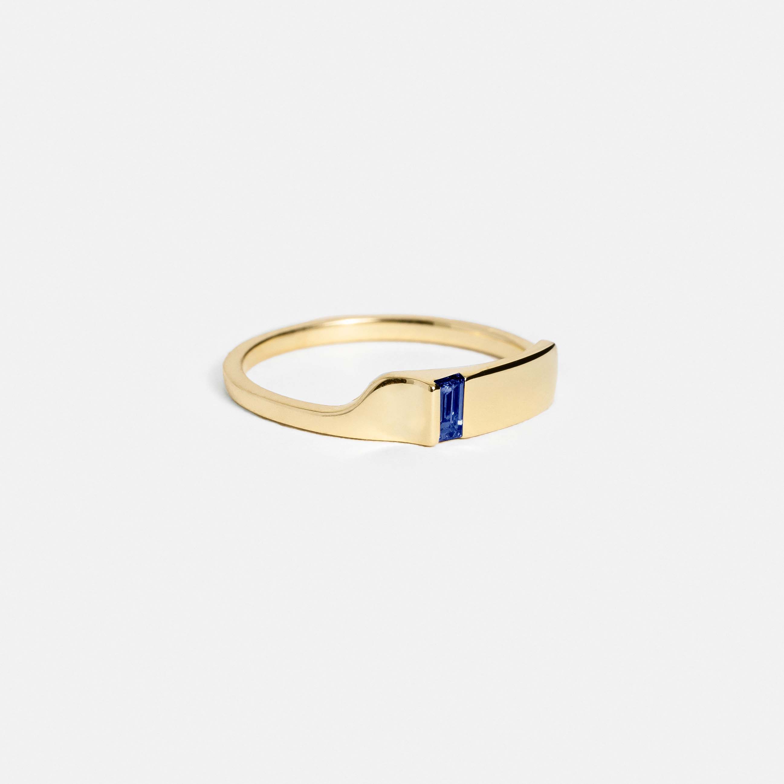 Tylo Ring with Sapphire